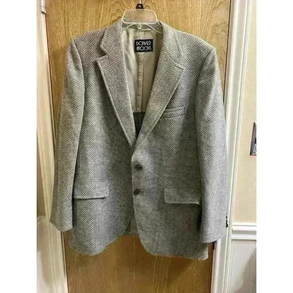 Donald Brooks Men's Herringbone Gray Virgin Wool Suit Blazer With Pockets